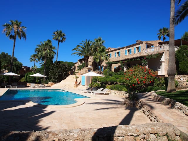 Luxurious Finca Can Talaieta