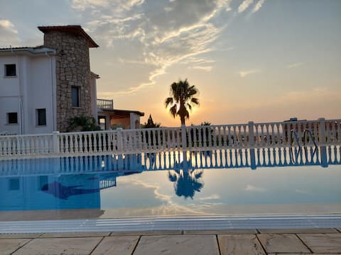 Manzara Villa in Sunset Valley - view and privacy