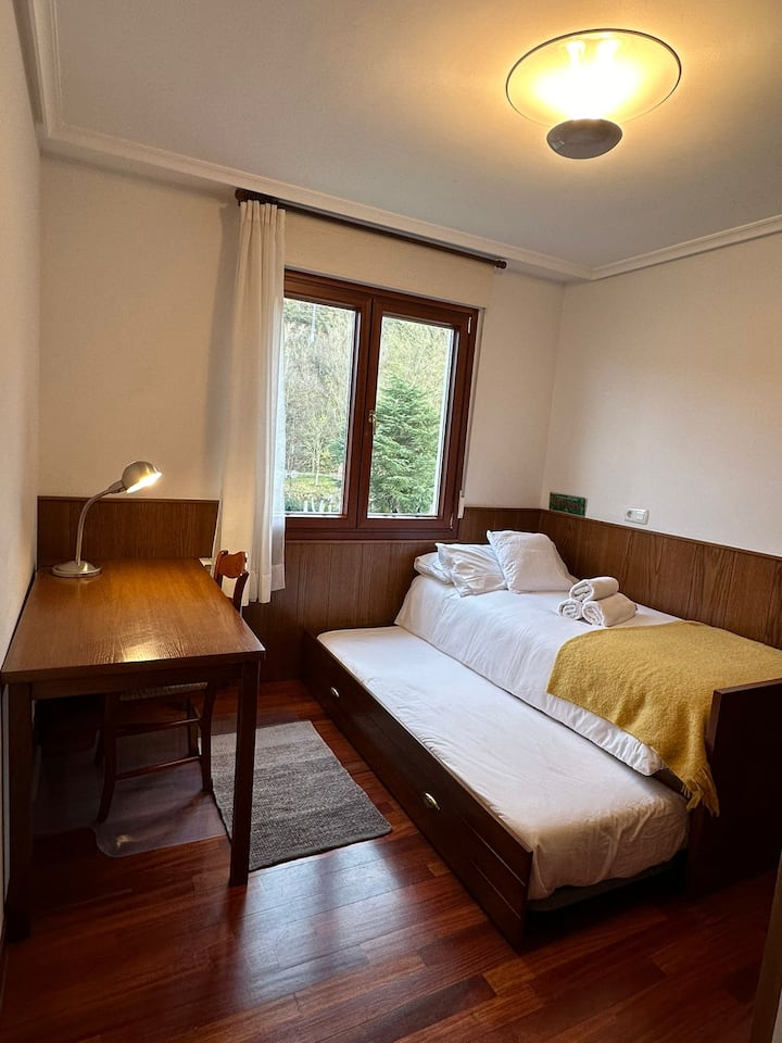 საძინებელი 1