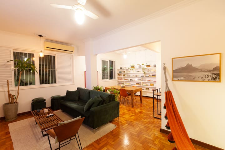 Excelente 2 quartos no Leblon