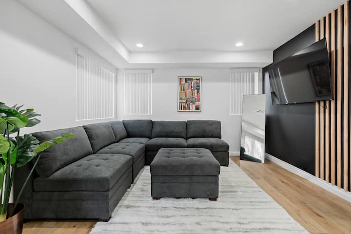 Stylish 3br/3bth Home Near Dtla, Disneyland, Sofi - Downey, CA