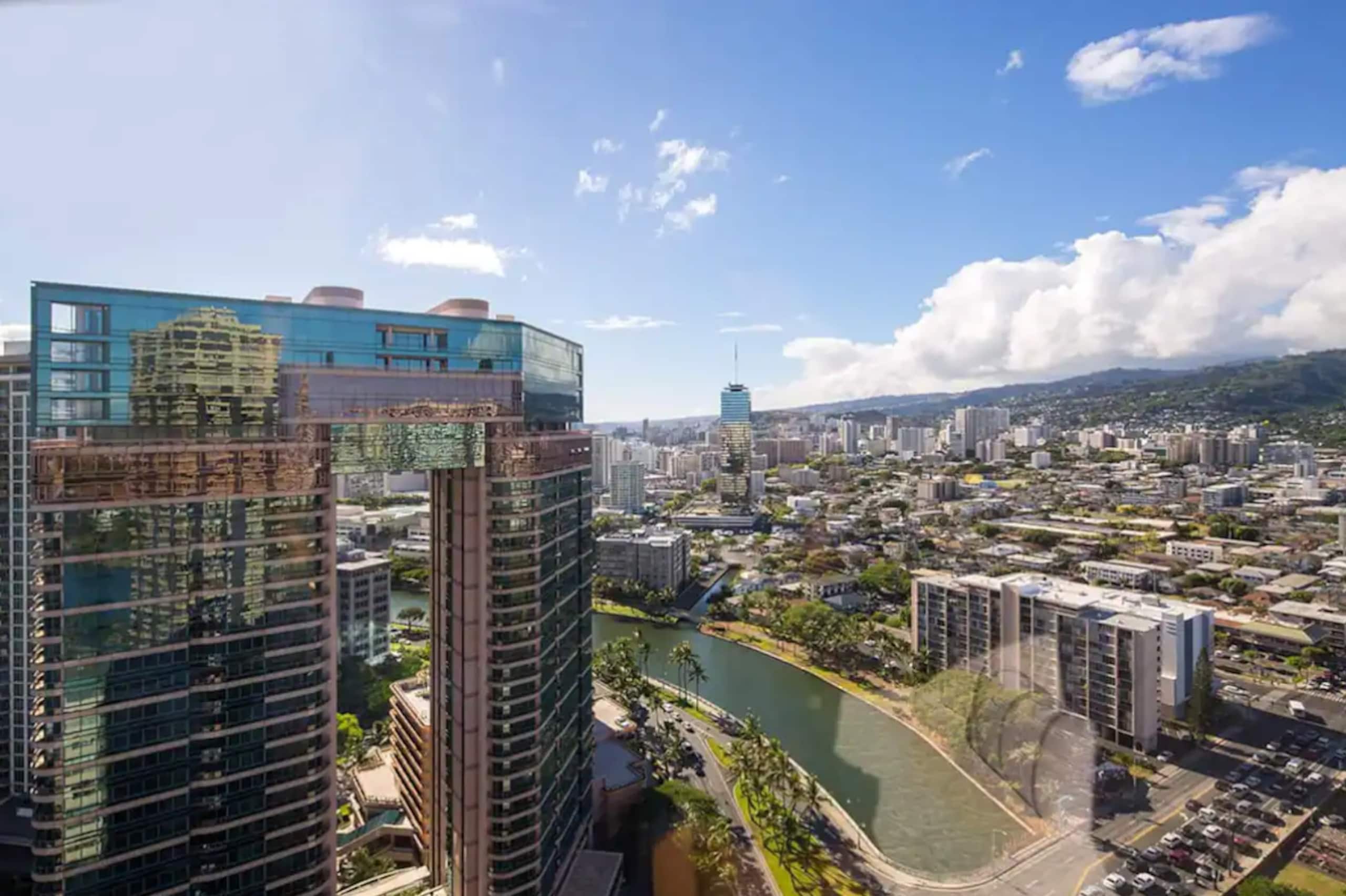 35th floor Cozy Studio / Ocean Views / 3502A - Image 16