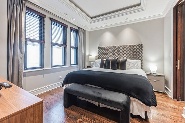 Chic 2BR Gem with Fireplace gallery image 4