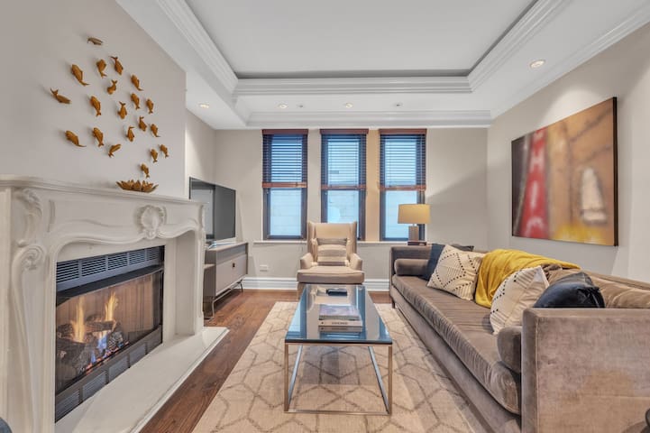 Chic 2BR Gem with Fireplace