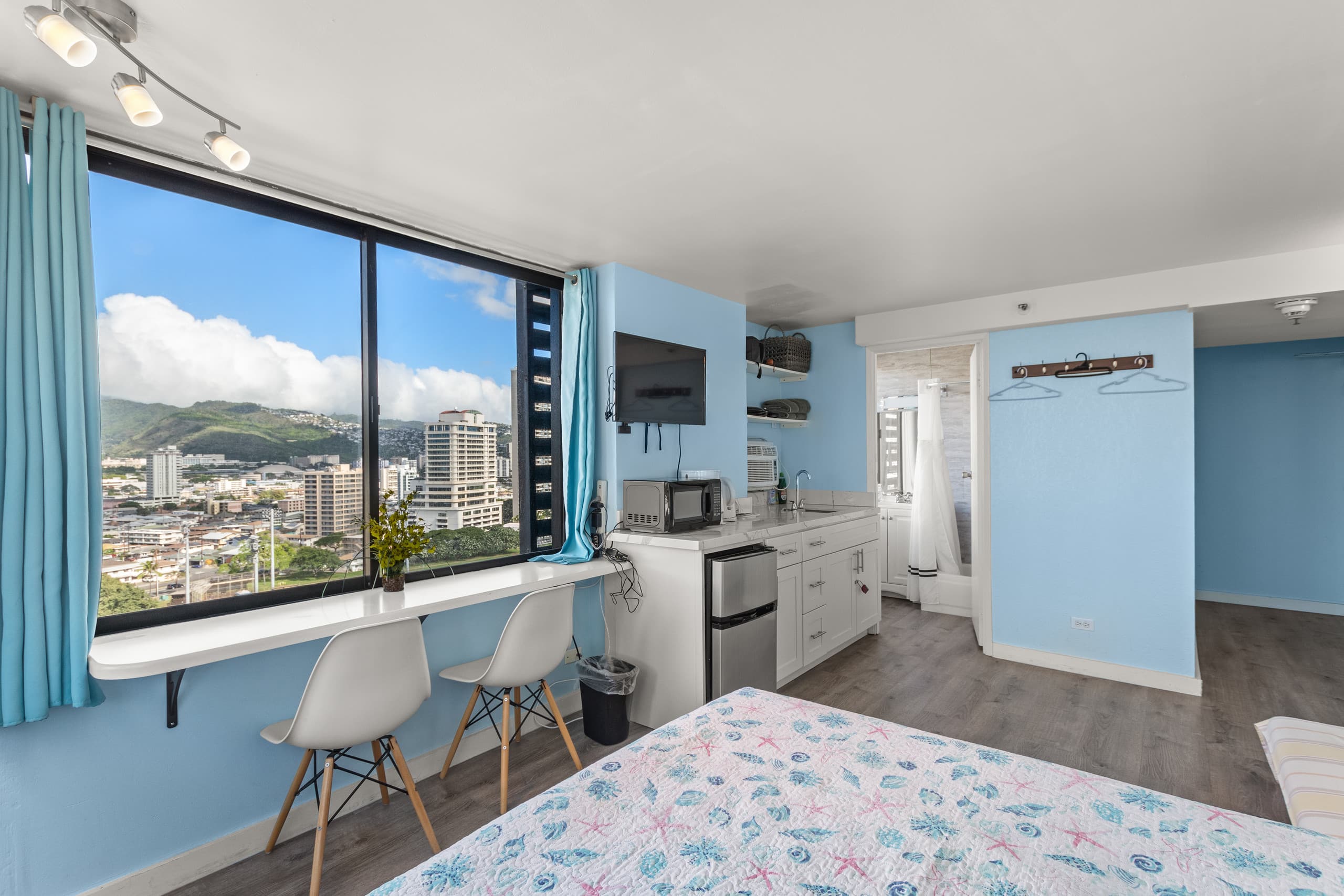 Renovated High Floor Sweet Home in Waikiki - Image 5