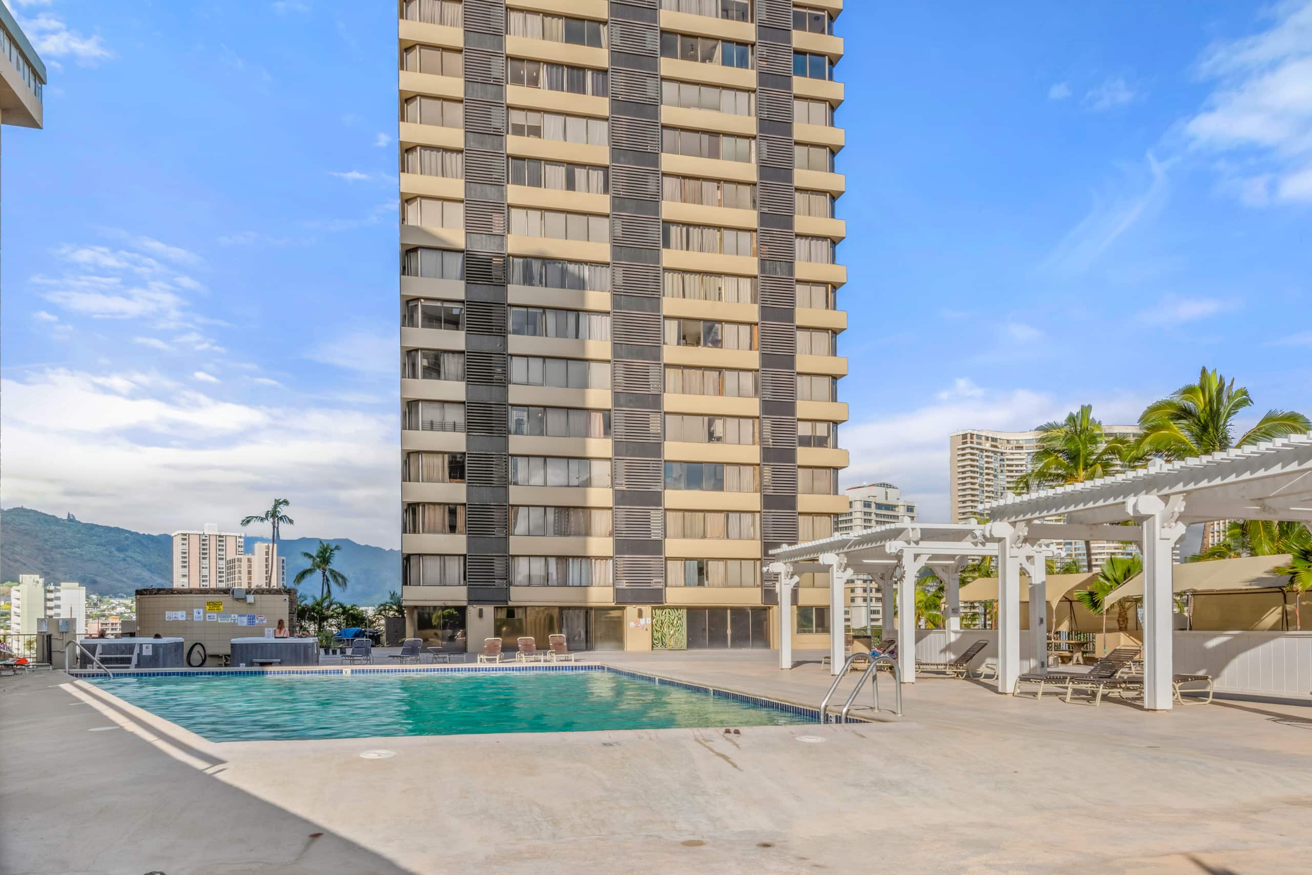 Renovated High Floor Sweet Home in Waikiki - Image 9