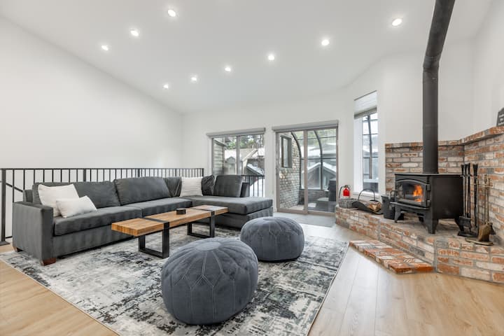 2024 Remodel | Pvt Hot Tub | King Suite | 3 Bath