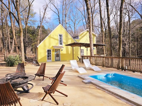 Heated POOL & Pit - Nature Homes Minutes from MSU