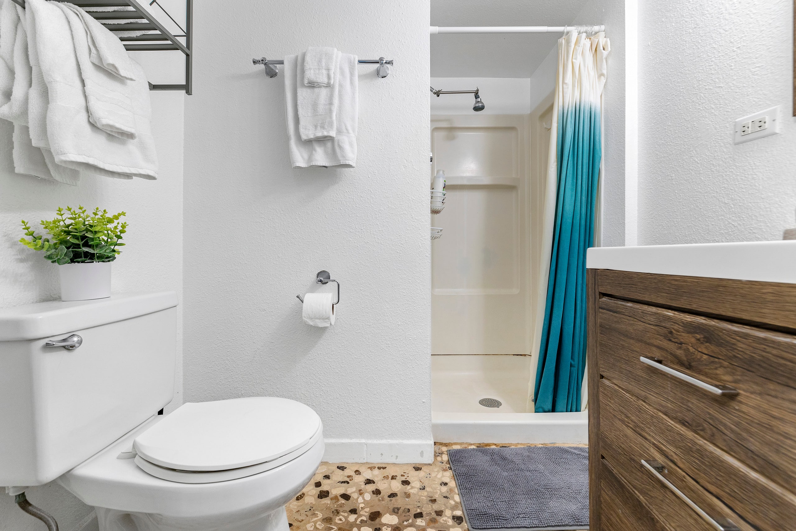 Cute Condo in Waikiki #207 - Image 11
