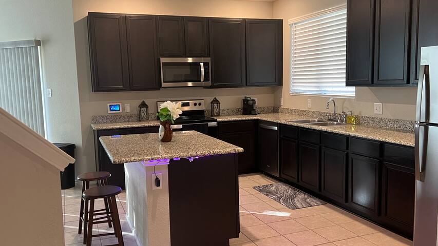 Whole house for everyone! gallery image 3