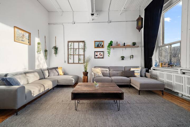 Boho Loft Adventure w/Cinema gallery image 4