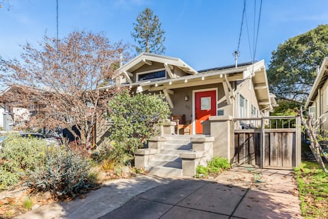 Top Airbnb: Classic Berkeley Bungalow in Berkeley