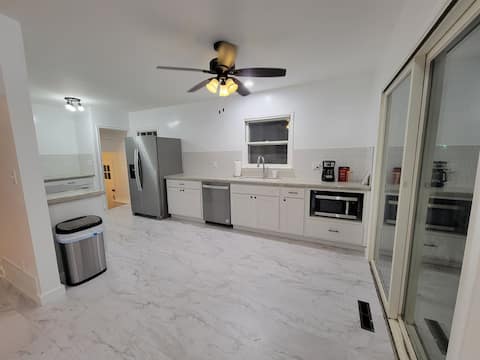 Spacious Retreat in Quiet & Friendly Neighborhood