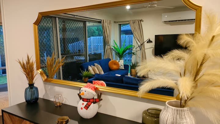 Deluxe Fully Air-conditioned 4br - Bribie Island