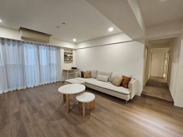 Sale! Spacious 132㎡ | 550m to MRT | Fast WiFi 600M gallery image 3
