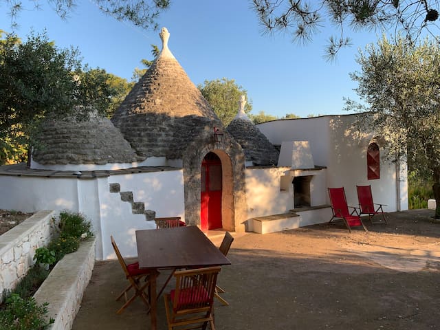 Spacious Trulli with pool near Ostuni
