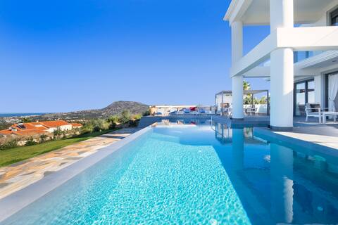 Villa Grand Fysaeri, 6 BD, 6 BA, pool, Jacuzzi.