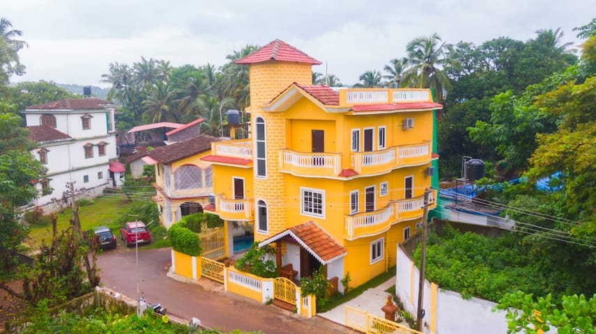 Candolim Phase-1 , 5BHK Villa