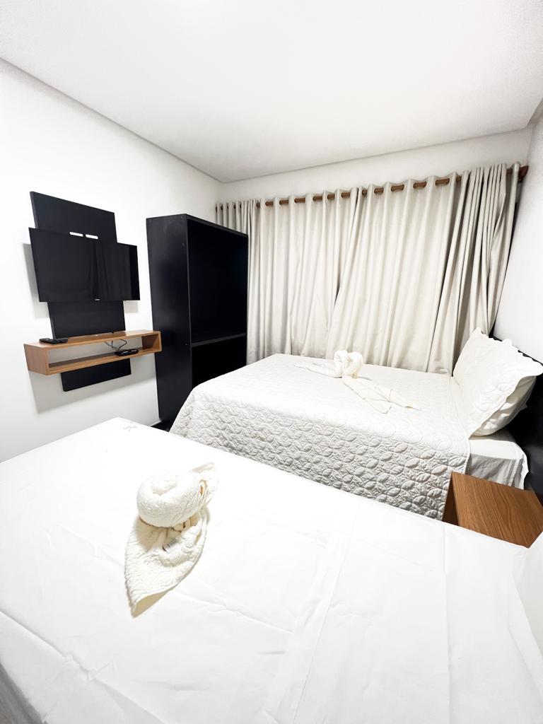 en-suite with 1 double bed + 1 single bed