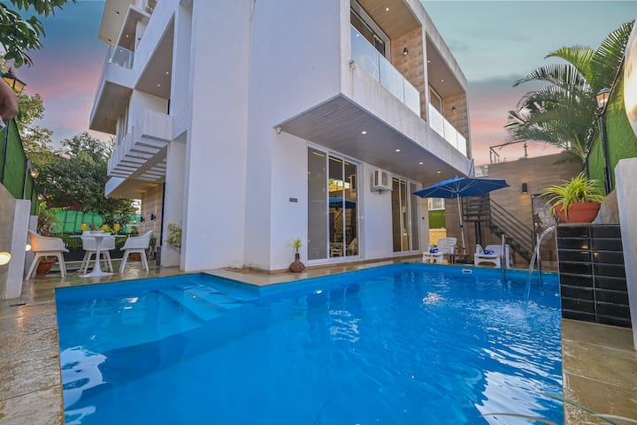 5BHK - Elegant Villa By Tropicana Stays