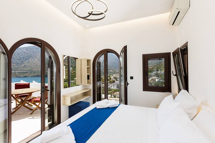 The White House of Bali, panoramic seaview villa gallery image 3