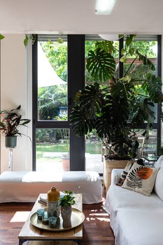 Luxury Summer House Garden&Spa for 8 (3bathrooms) gallery image 2