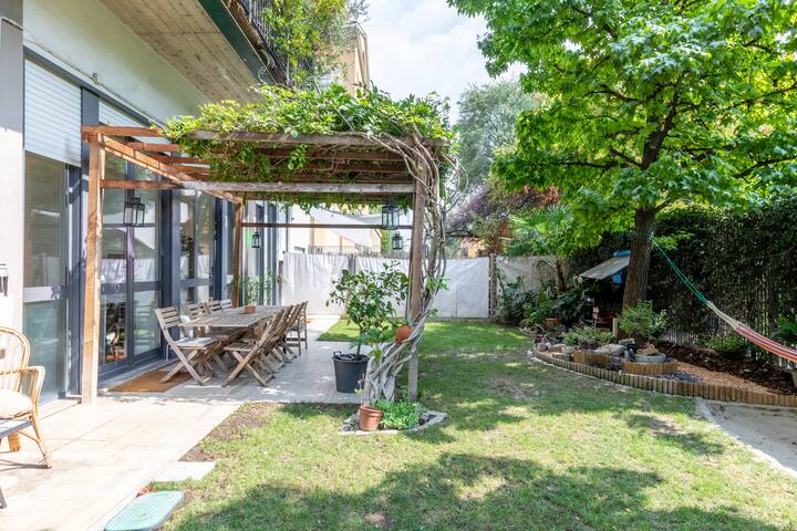 Luxury Summer House Garden&Spa for 8 (3bathrooms) gallery image 5