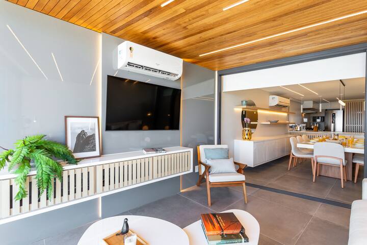 Boutique 2BR Oasis Copacabana Ocean Views gallery image 2