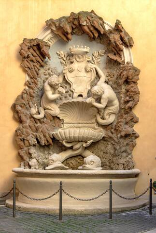 Bernini Stay, dreamy apartment at Trevi Fountain gallery image 5