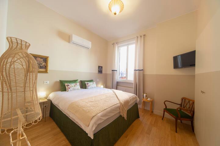 Bernini Stay, dreamy apartment at Trevi Fountain gallery image 2