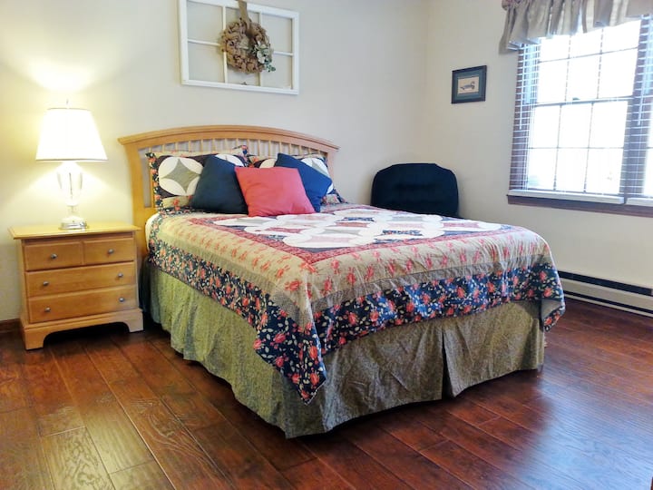 Second bedroom with a queen bed.