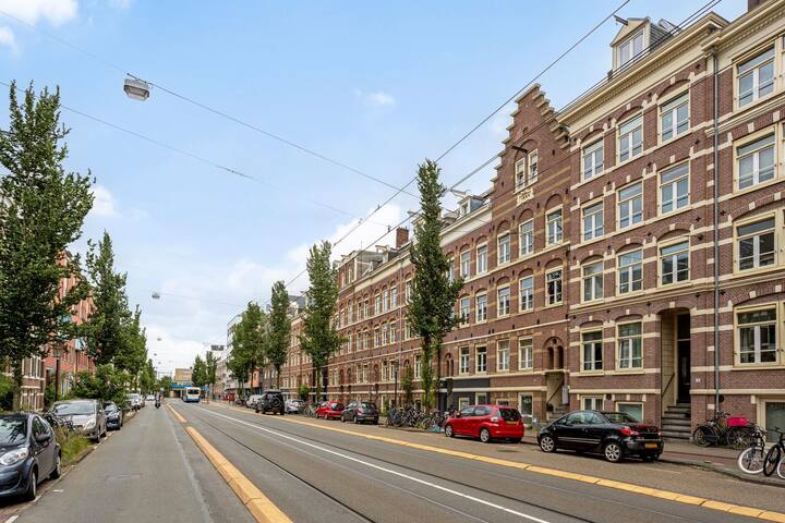 Luxurious home (garden + patio) gallery image 4