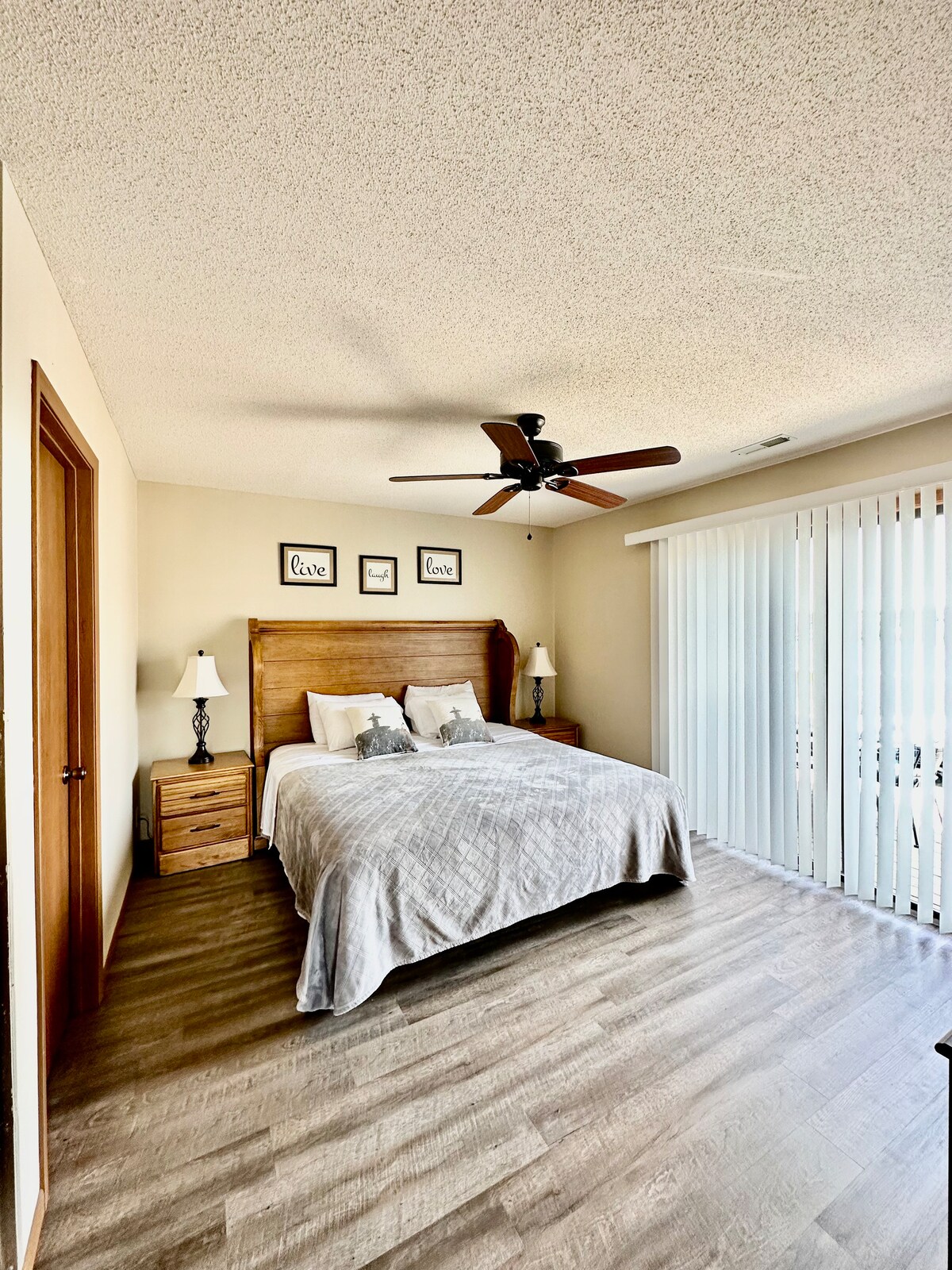 غرفة النوم 1