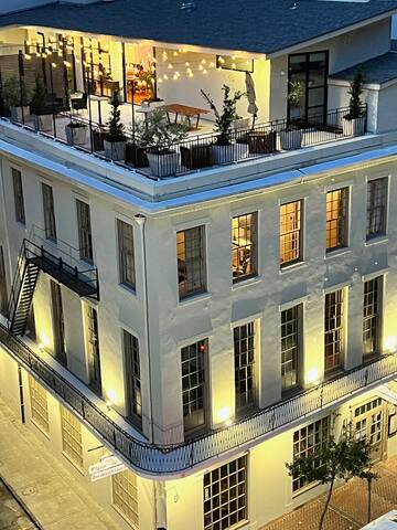 Vacation rental w/ Party Rooftop- Block to Parades gallery image 3