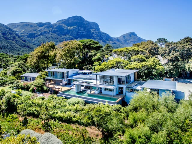 Elite Retreats – Southdown Masterpiece