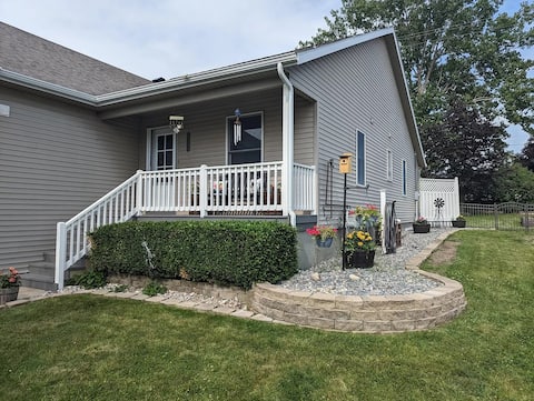 The North Shores - Upscale Home Near The Beach!