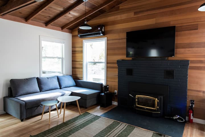 Wrenwood Cabin | Modern Mtn Home - Russian River, CA
