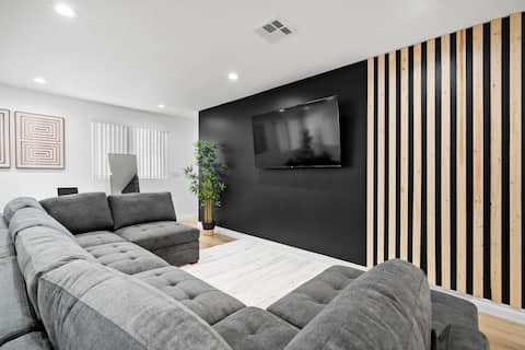 Stylish New Home Near DTLA, Disneyland, SOFI!