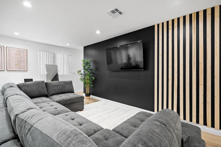 Stylish New Home Near Dtla, Disneyland, Sofi! - Los Angeles, CA