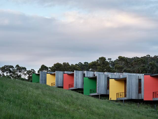 Iron Creek Bay Pavilions gallery image 5