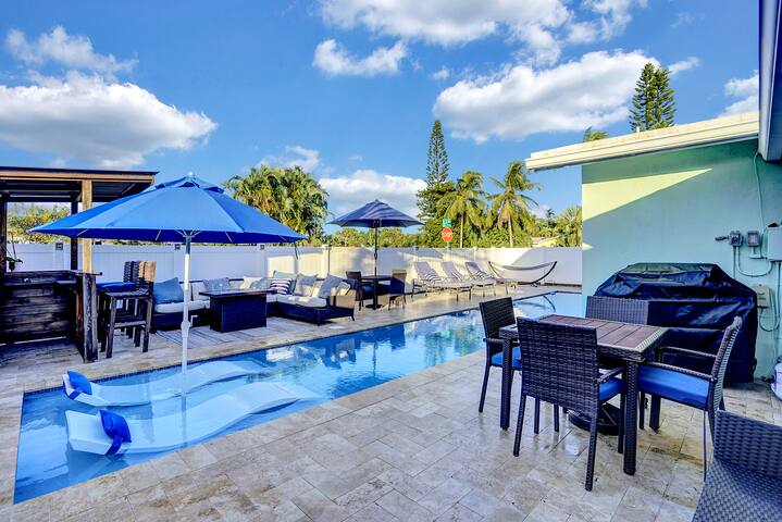 Beach|HeatedPool|Hottub|FreeParking gallery image 3