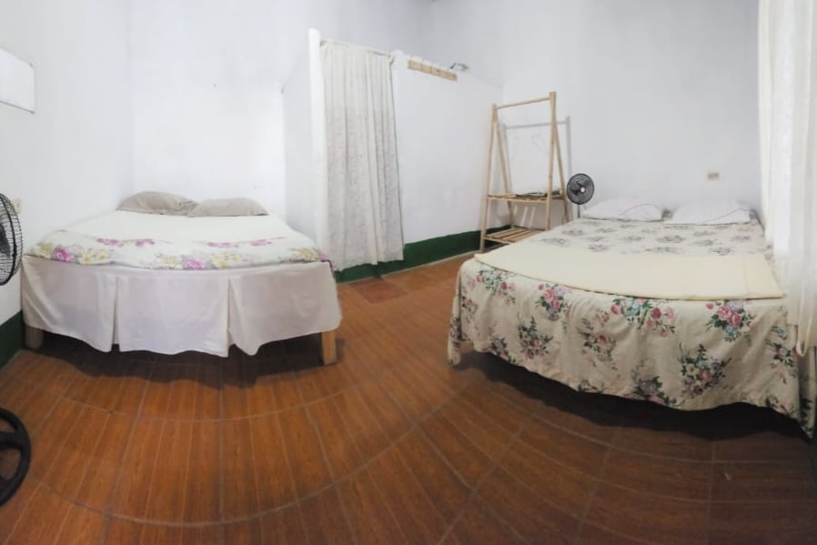 Chumba cha kulala mara mbili chenye vitanda viwili na bafu la kujitegemea