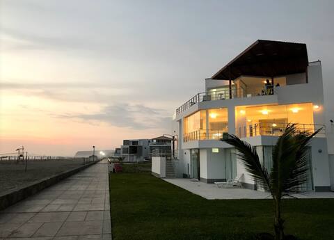 First row and VPX Hotel 5 stars Full Day Pass