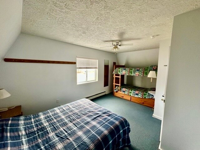 卧室3

这间宽敞的卧室配有一张标准双人床和一对双层床，您可以在这里放松身心。 

在探险一天后，享受自然光、舒适的床上用品和宁静的休息
