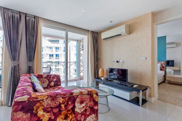 HouseStay Furnished Monthly Apartment Rental Company managed Airbnb listing 3