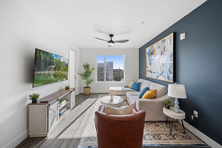 Game On! Penthouse W/ Endless Games & Amenities! - San Diego, CA