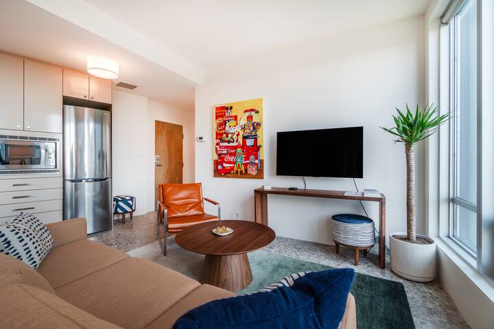 Central Downtown Location + Art + Design + View gallery image 3