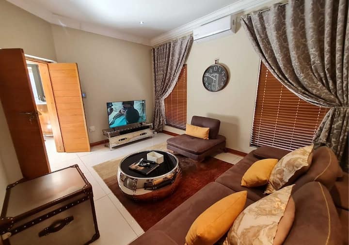 10 Pecanwood Dr 4 Bedroom Beauty - Hartbeespoort