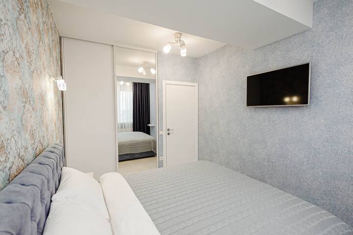 Dormitor / pat queen size / Smart TV / Garderoba