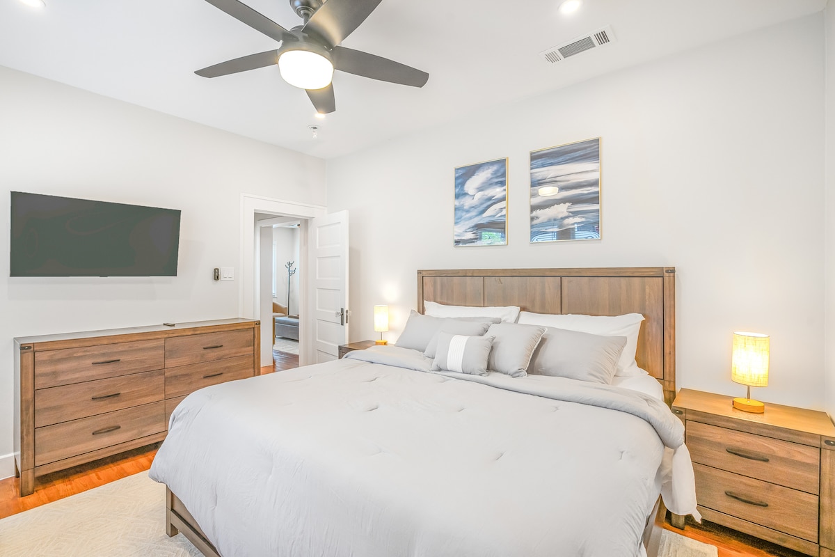 Historic Bungalow | Private Mini Golf | Near UT-DT